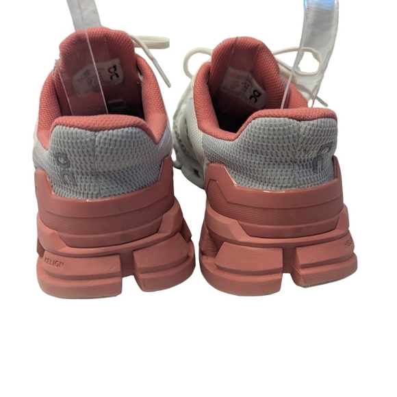 On  Cloudflyer Running Shoes Oncloud White Coral Womens Athletic Size 8.5 - Picture 4 of 9